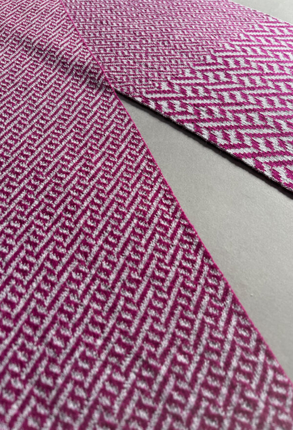 Intreccio_1700x2500_96dpi_fuxia_dettaglio