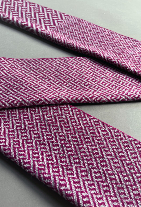 Intreccio_1700x2500_96dpi_fuxia_dettaglio1